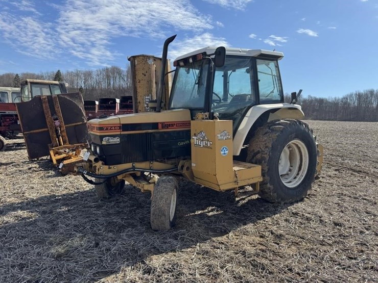 new-holland-7740-image-1