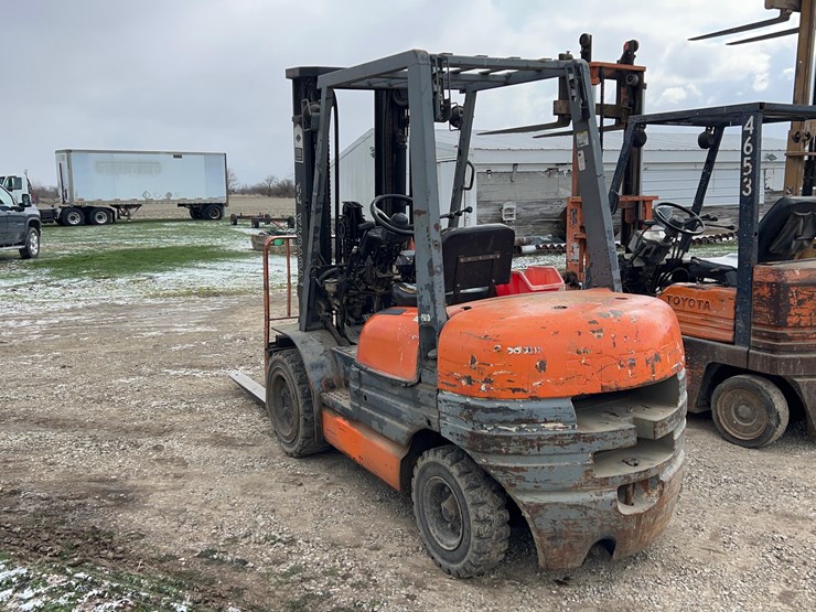 toyota-6000lb-forklift-image-6