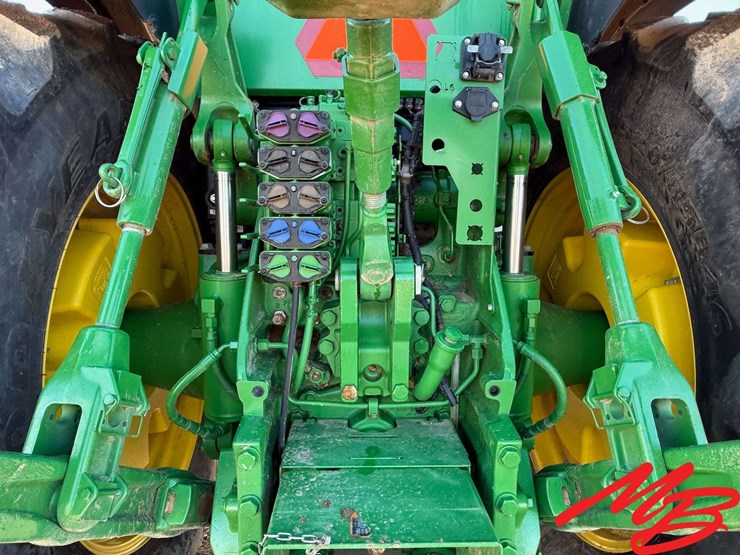 2020-john-deere-8r-410-image-13