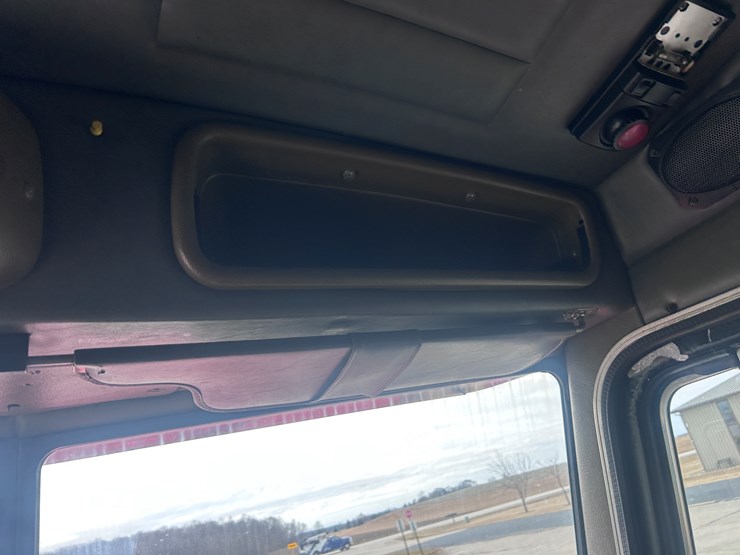 1998-peterbilt-379-image-51