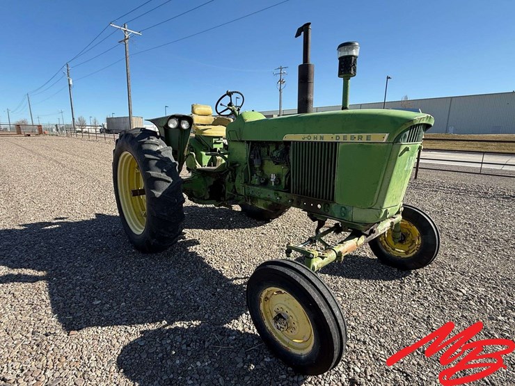 john-deere-3010-image-3