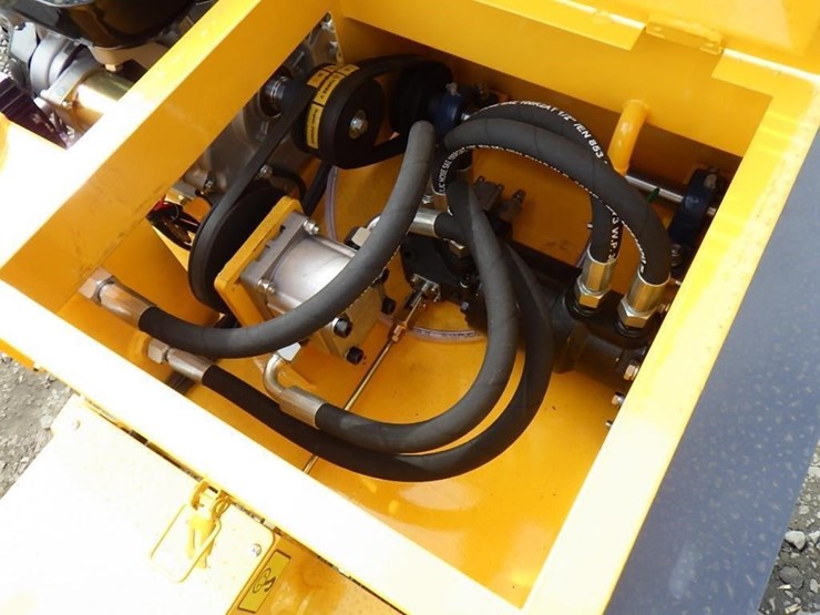 2026-sdlool-850-vibratory-smooth-drum-roller-image-11