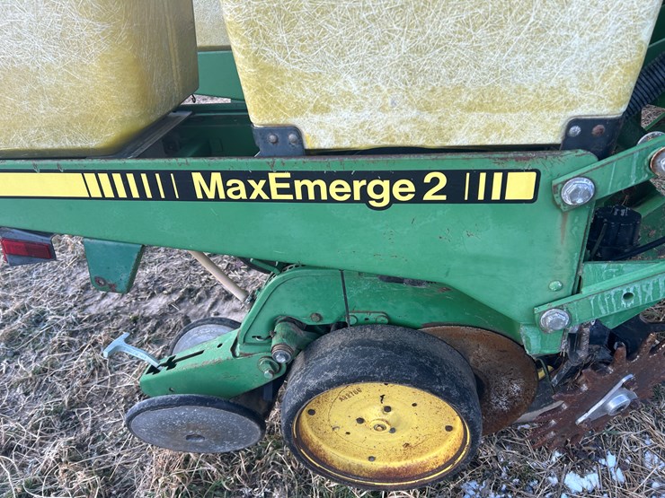 john-deere-12-image-28