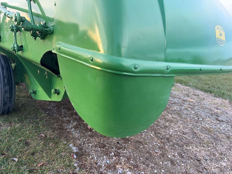 john-deere-no.-12a-pull-type-combine-image-44