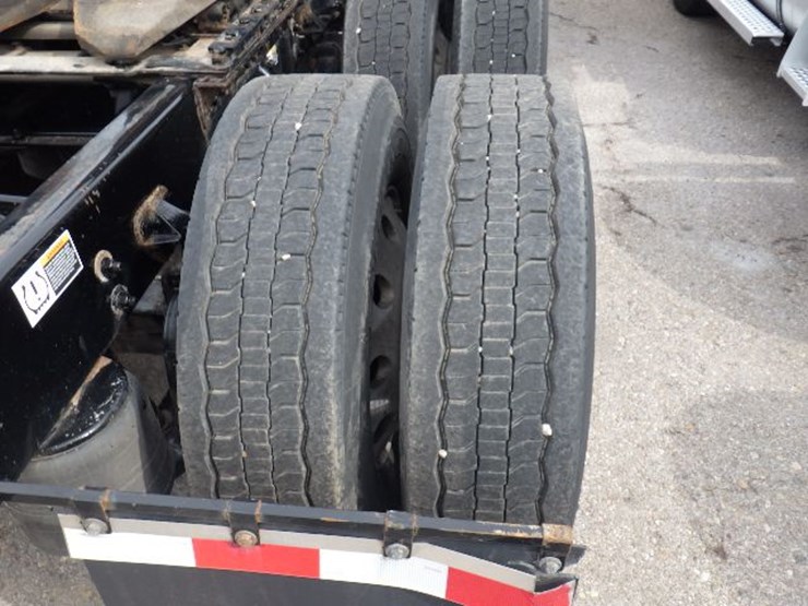 2022-kenworth-t680-image-7