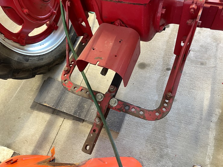 #1024-•-mccormick-farmall-h-tractor-(galesville,-wi)-image-15