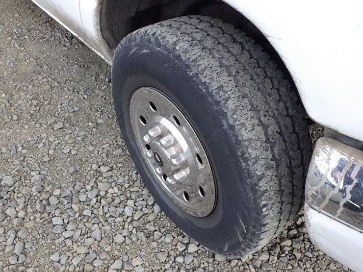 2002-ford-cargo-image-20