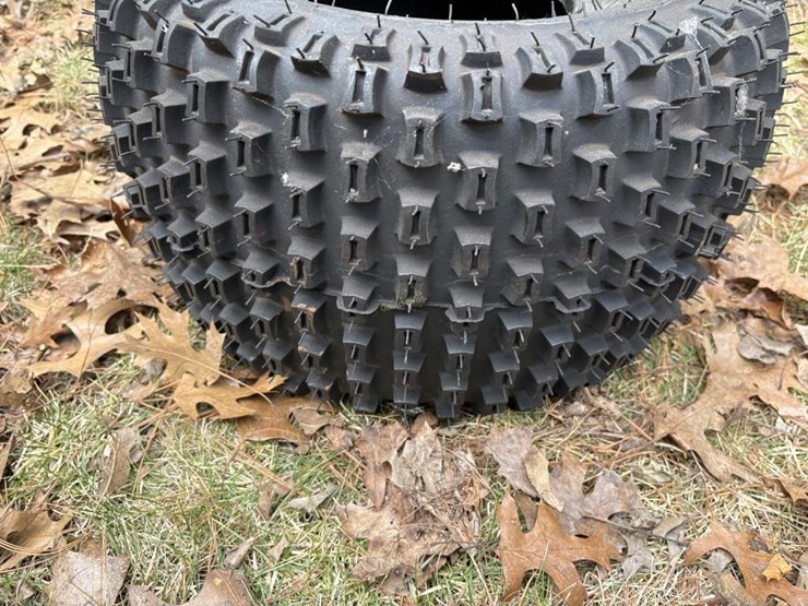 255/75-8-tire-image-2