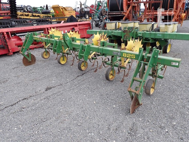 john-deere-825-image-6