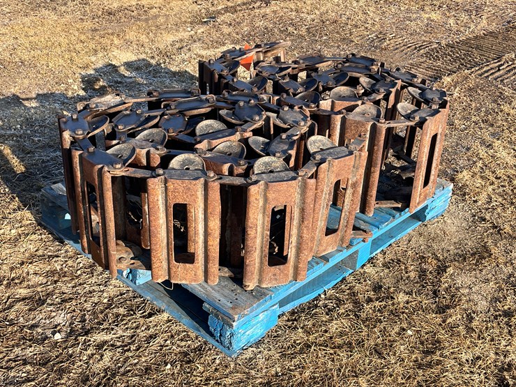 john-deere-320-image-3