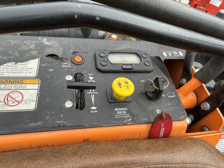 #1015-•-scag-v-ride-lawn-mower-(fall-creek,-wi)-image-27