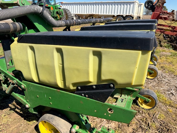 john-deere-7300-image-35