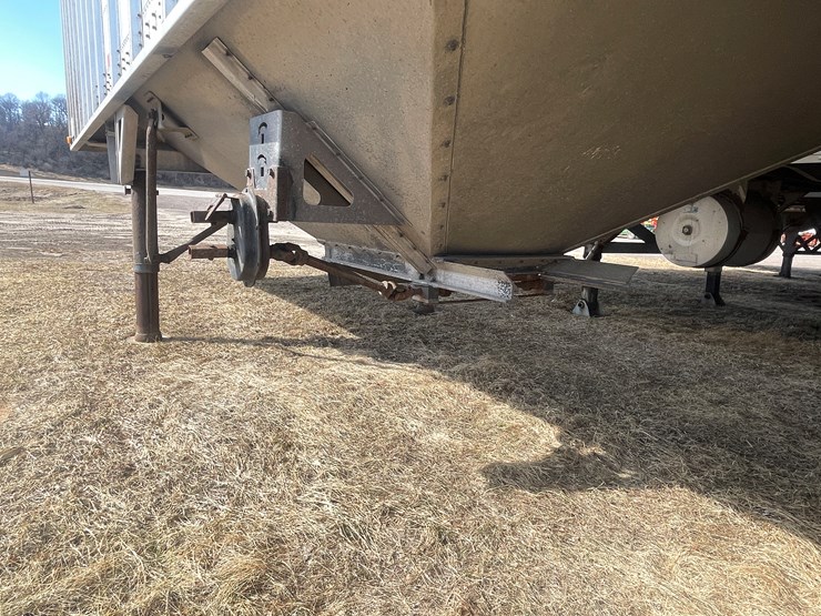 2000-cornhusker-hopper-image-16