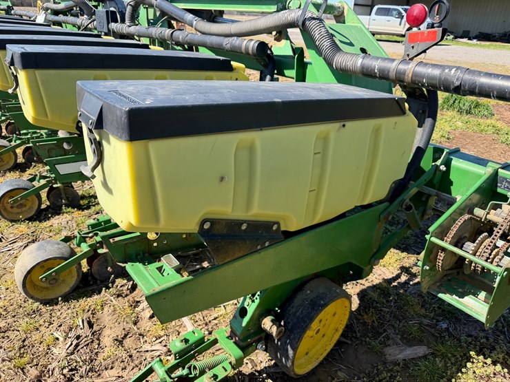 john-deere-7300-image-28