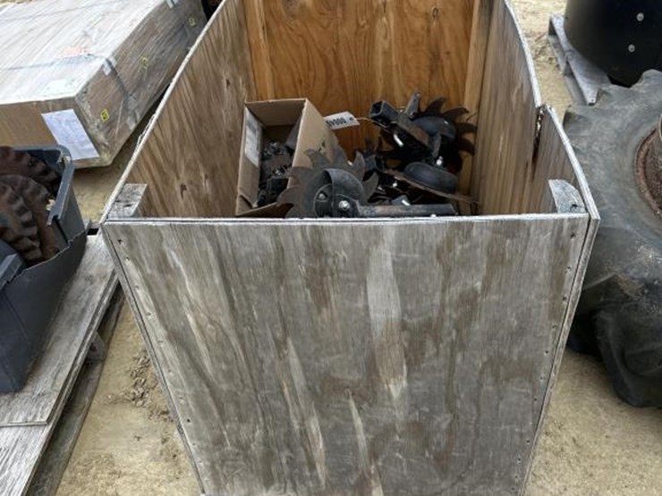 #45-•-shark-tooth-manual-adjustable-residue-wheels-image-4