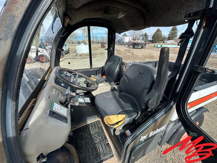 2005-bobcat-toolcat-5600-image-15