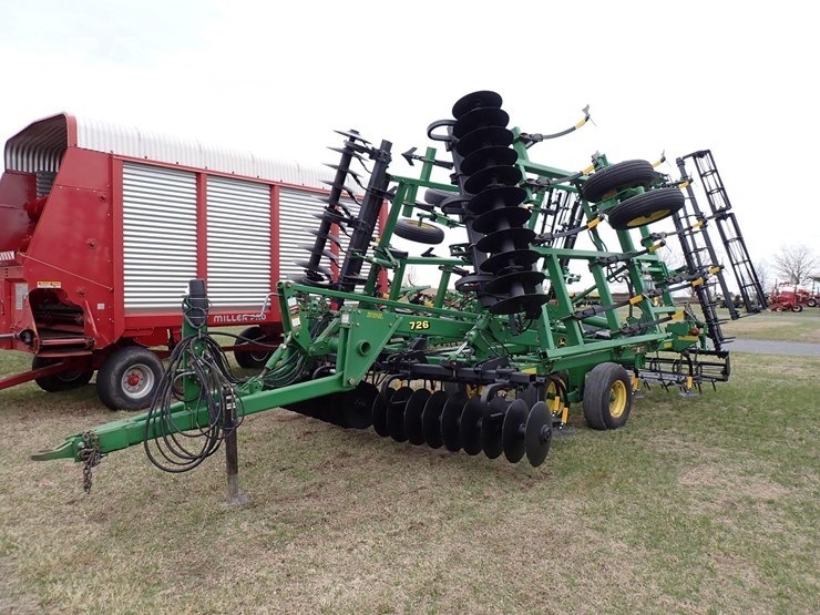 john-deere-726-image-1