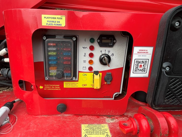 #1000-•-2024-cmc-90hd+-lift-(fall-creek,-wi)-image-49