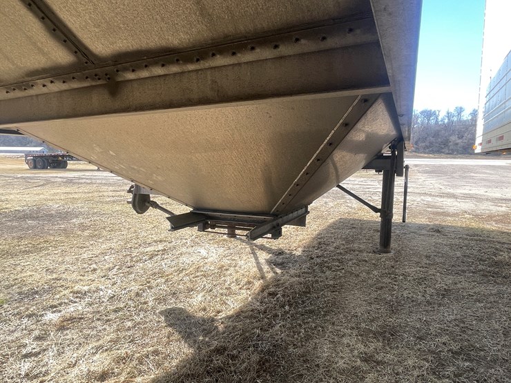 2000-cornhusker-hopper-image-29