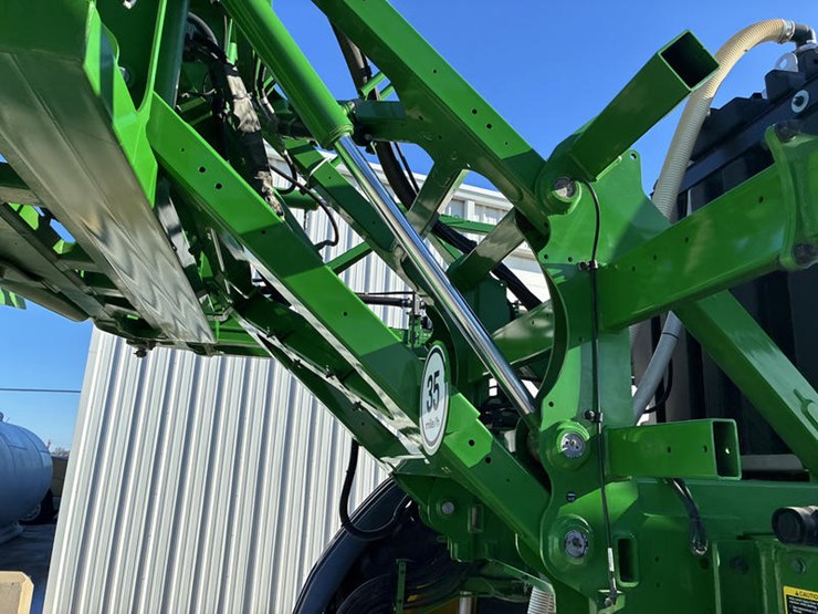 2022-john-deere-410r-image-32