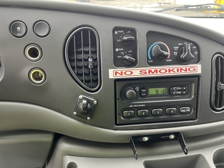 2008-ford-e350-image-29