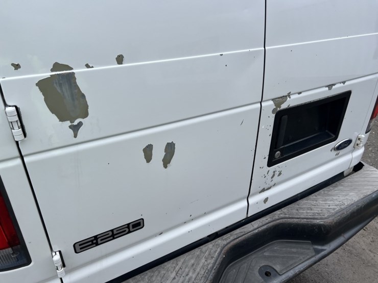 2004-ford-e250-image-21