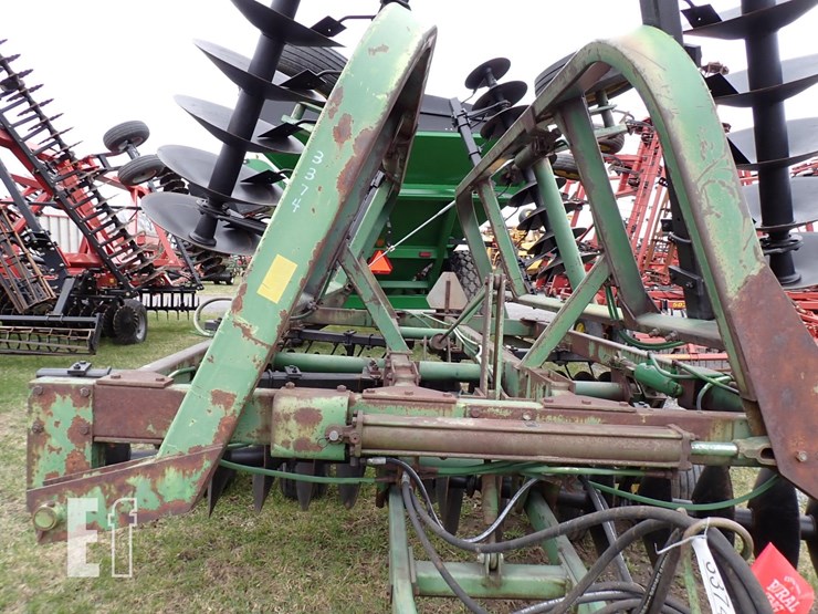 john-deere-230-image-4