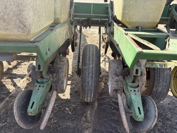john-deere-7000-image-11