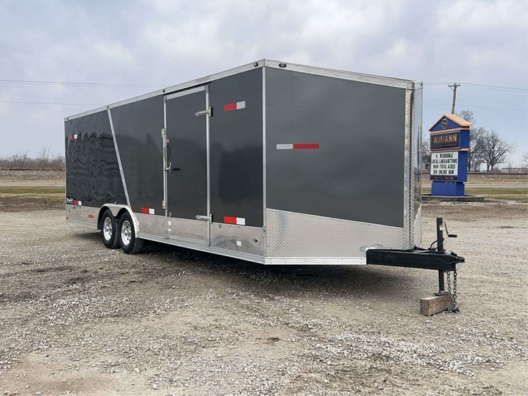 2016-stealth-viper-24'-enclosed-trailer-image-1