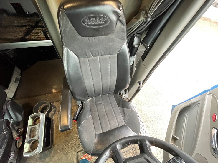 2019-peterbilt-579-image-62