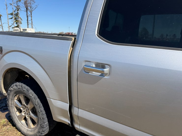 2017-ford-f150-image-32