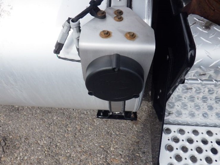 2022-kenworth-t680-image-7