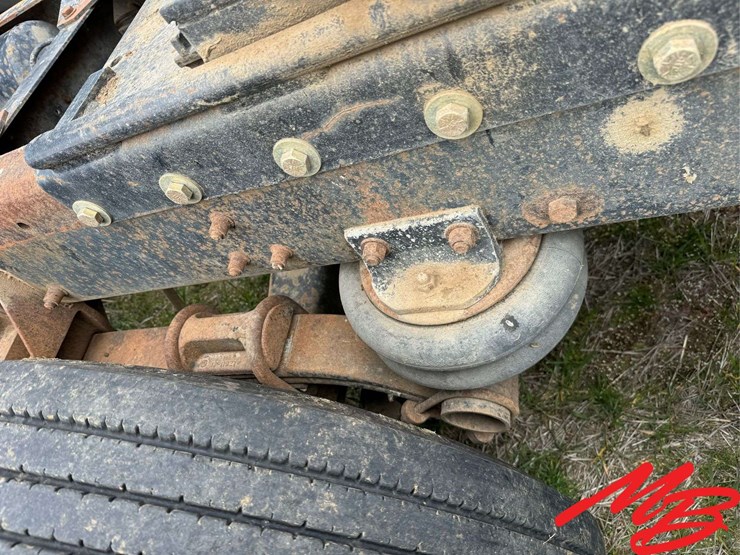 1990-freightliner-fld120-image-12