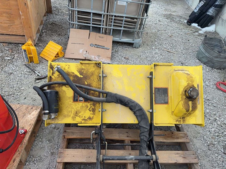 john-deere-42"-hydraulic-tiller-image-9