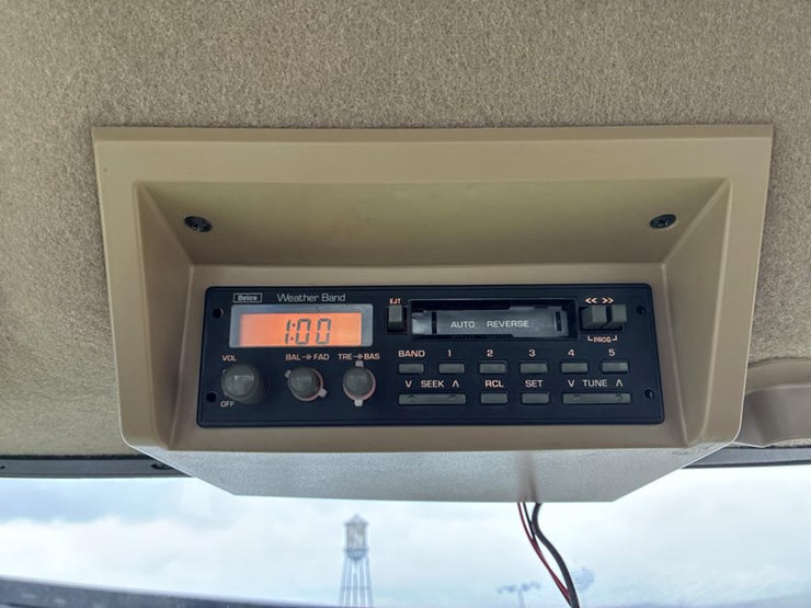 1998-john-deere-4700-image-65