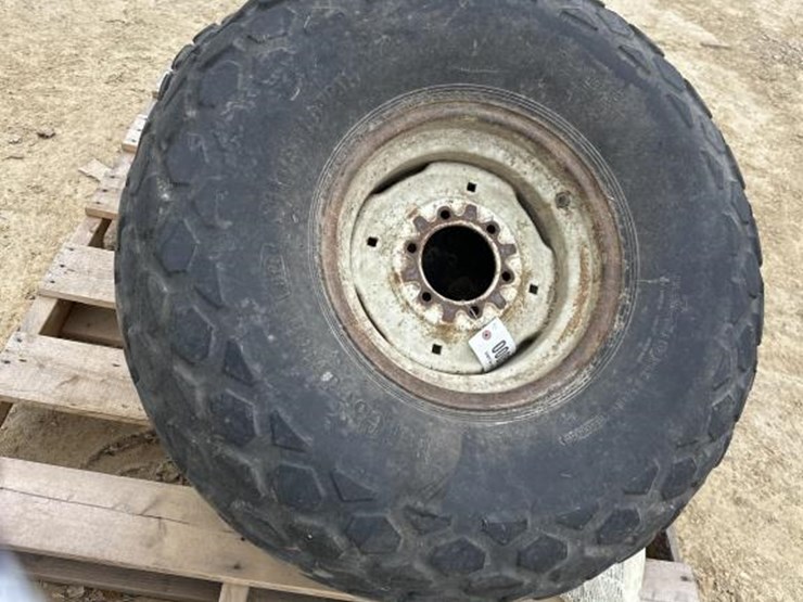 #52-•-pair-bf-goodrich-flotation-implement-tires-image-4