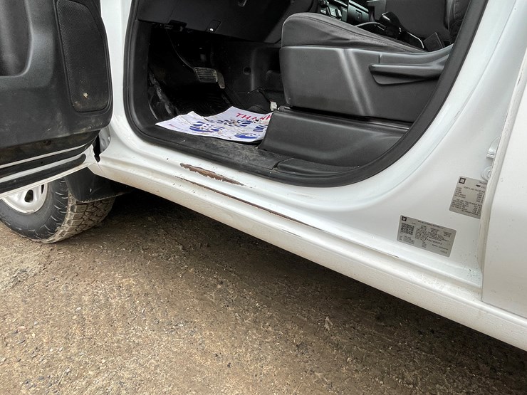 2020-chevrolet-2500hd-image-17