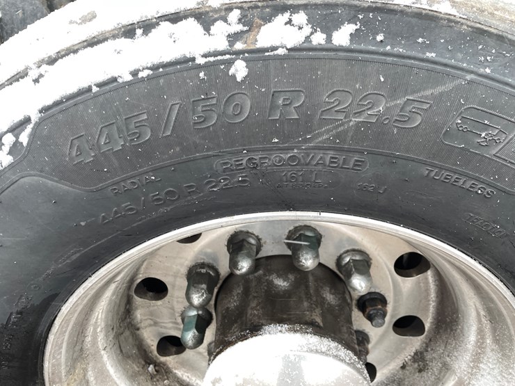 2019-peterbilt-579-image-23