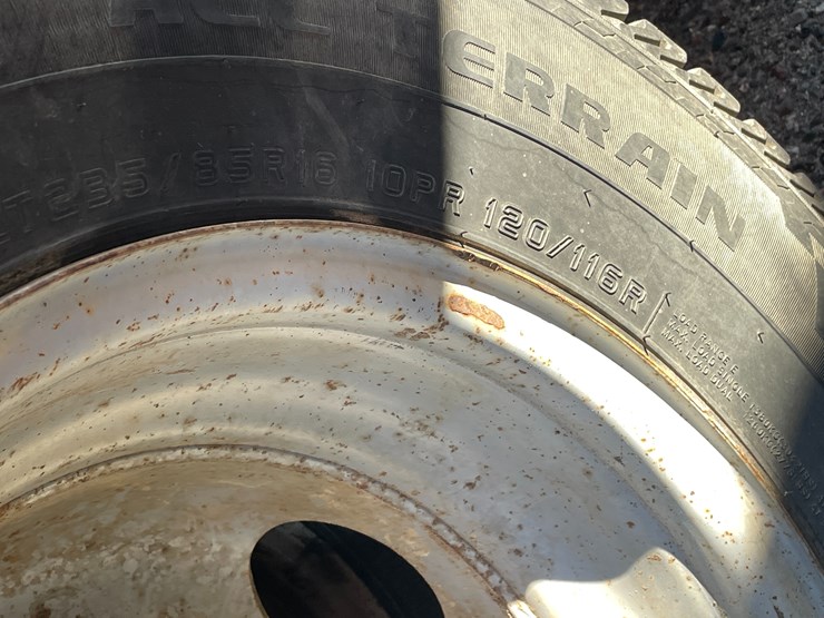 #1091-•-heavy-gooseneck-flatbed-trailer-with-hoist-(no-title)-image-14