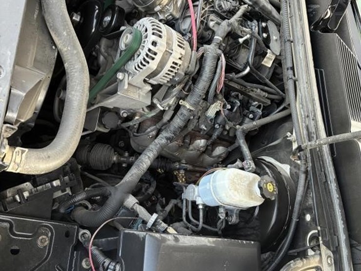 2011-chevrolet-silverado-1500-image-6