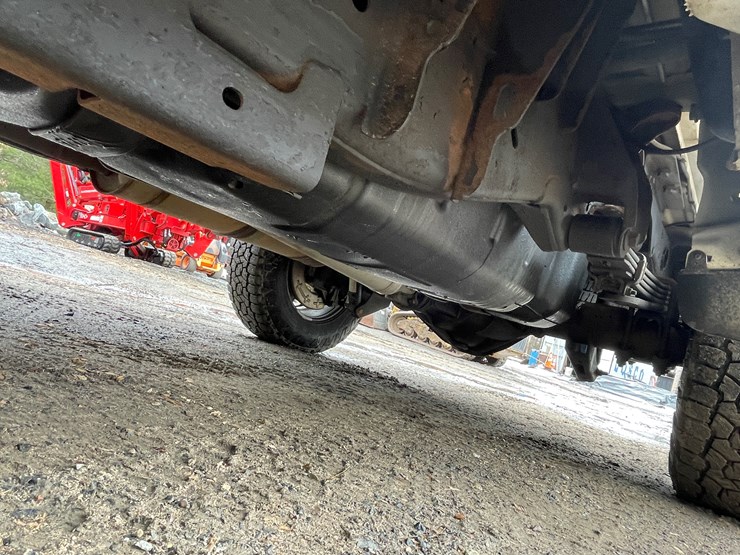 2020-chevrolet-2500hd-image-11