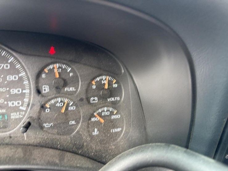 2000-chevrolet-1500-image-13