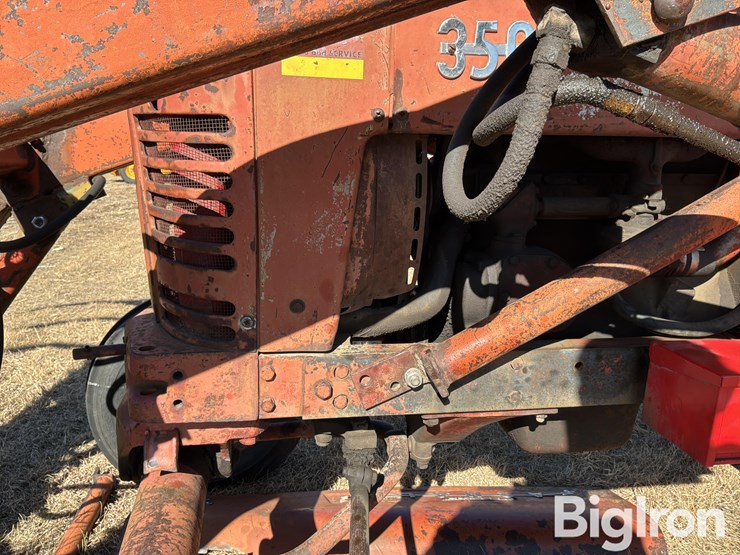 1957-farmall-350-2wd-tractor-w/loader-grapple-image-20