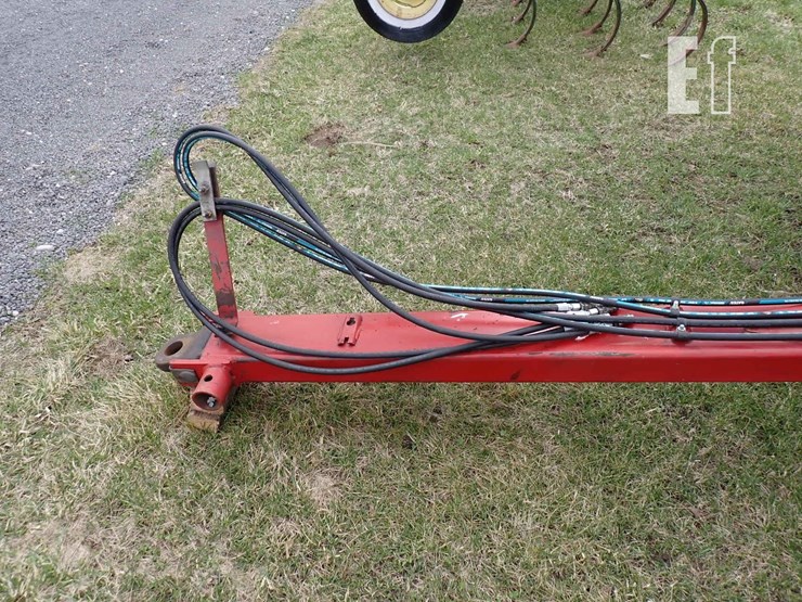 case-ih-3900-image-13