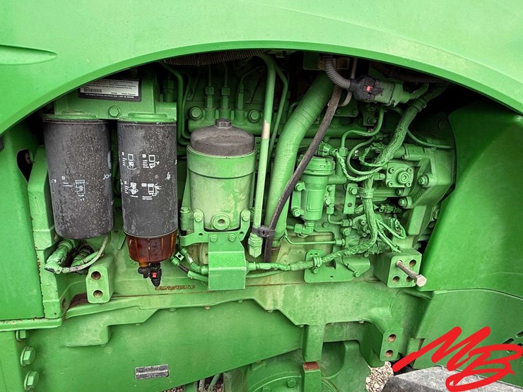 2013-john-deere-8285r-image-15