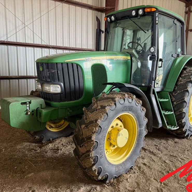 JOHN DEERE 7520