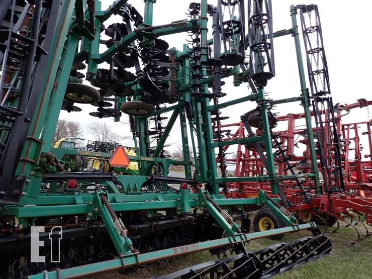 great-plains-4000tt-image-10