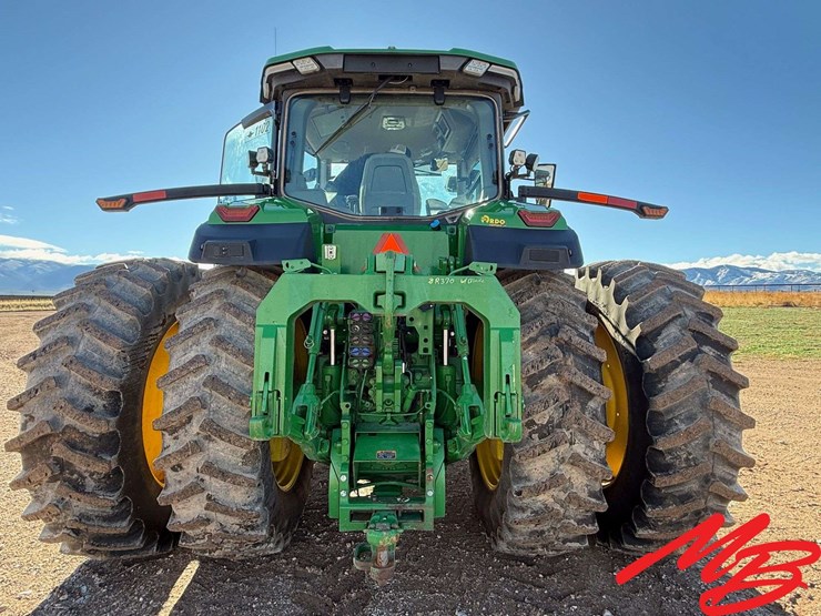 2021-john-deere-8r-370-image-6