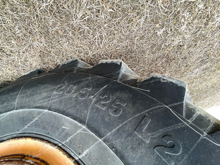 2008-case-621e-xr-image-16