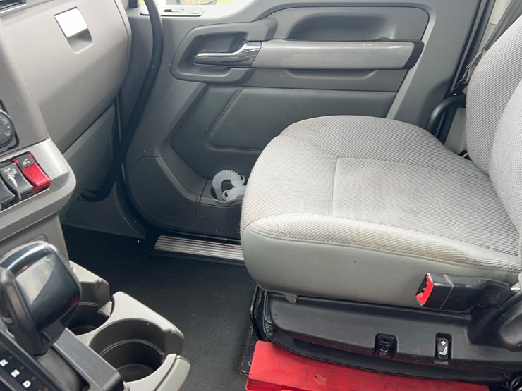 2017-kenworth-t680-image-54